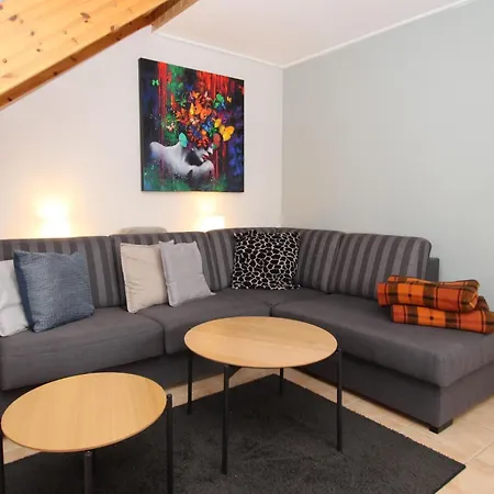 Doppelhaushaelfte In Feriehus